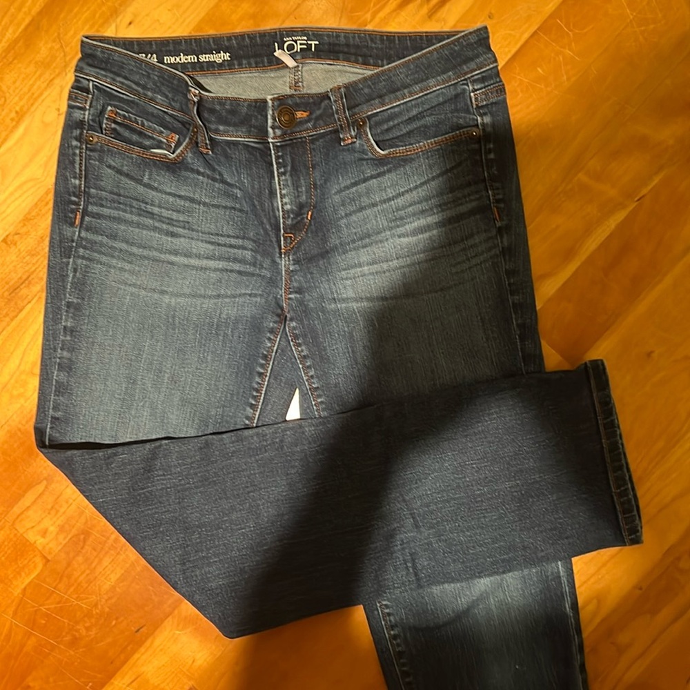 Ann Taylor LOFT Blue Denim Medium Wash Modern Straight Jeans Size 27/4